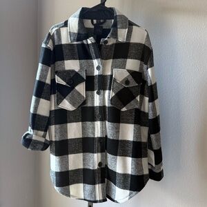RDI Buffalo check women’s size small shaket with pockets